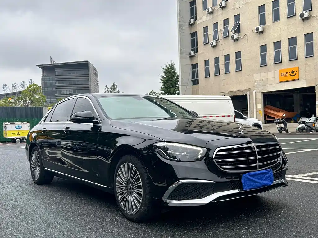 Mercedes-Benz E-Class — миниатюра 3