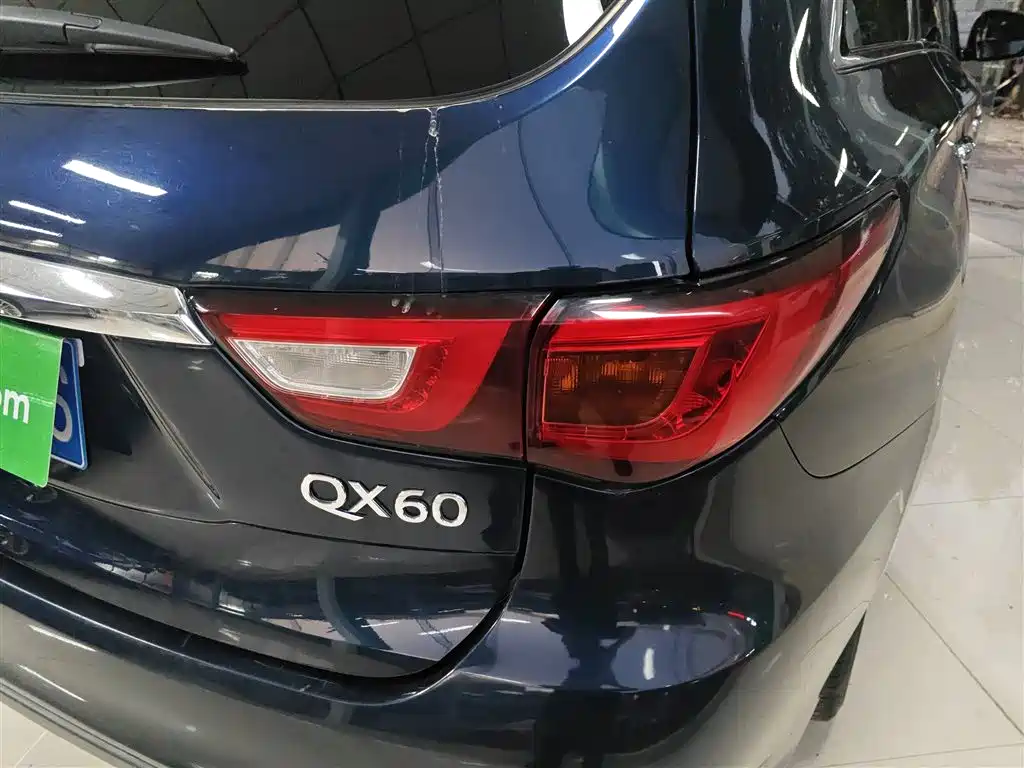 Infiniti QX60 2018 2.5 S/C Hybrid Champion