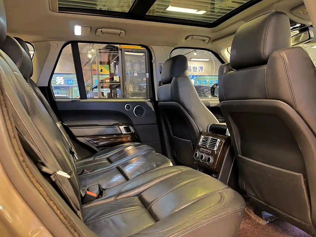 Land Rover Range Rover — миниатюра 28
