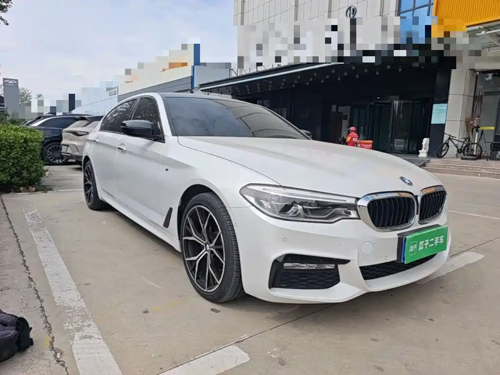 BMW 5 Series — миниатюра 4