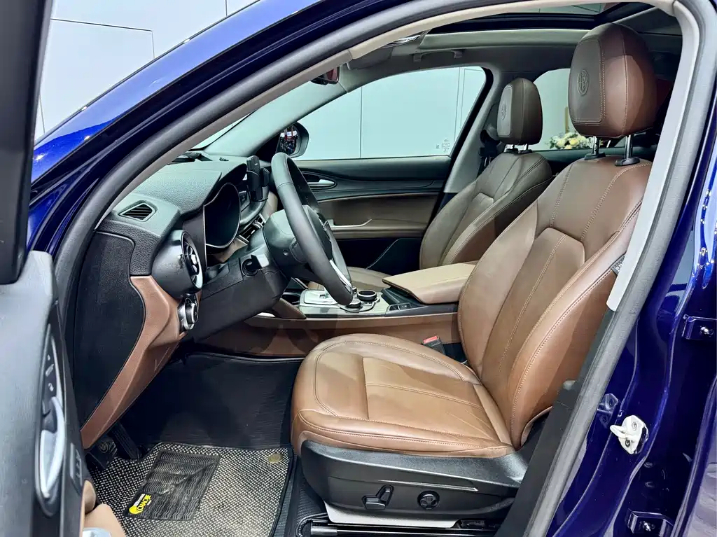 Alfa Romeo Stelvio 2017 2.0T 200HP Luxury