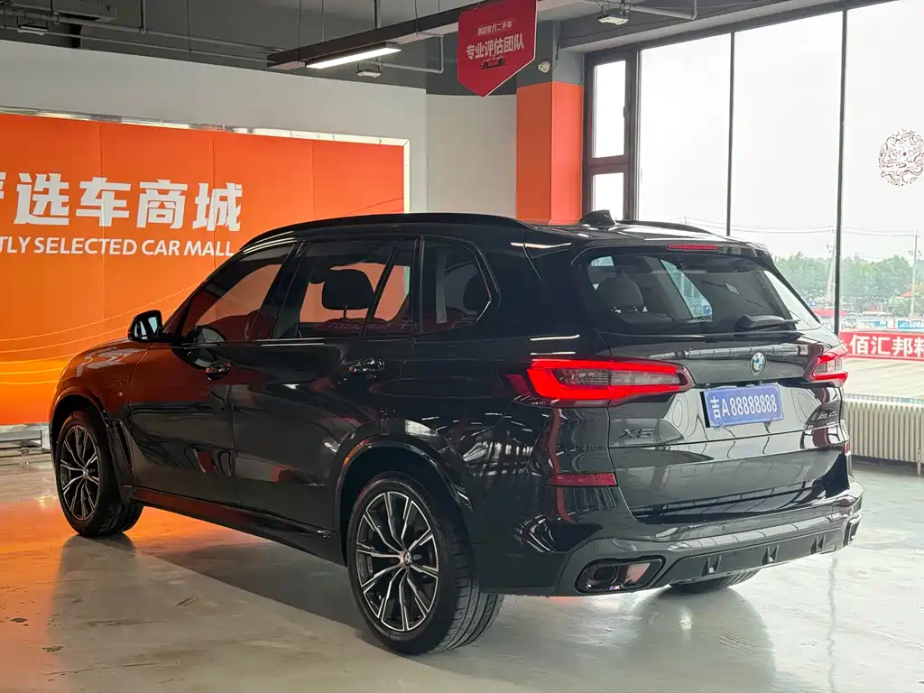 BMW X5 2022 xDrive 30Li Premium M Sport