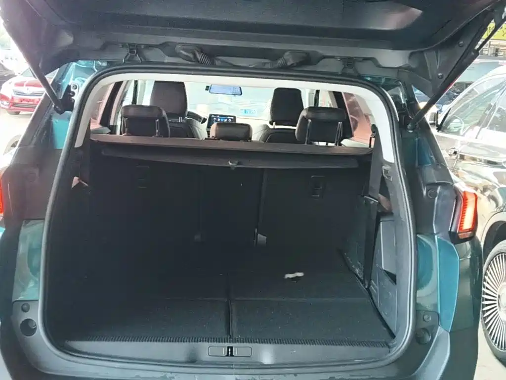 Peugeot 5008 — миниатюра 19