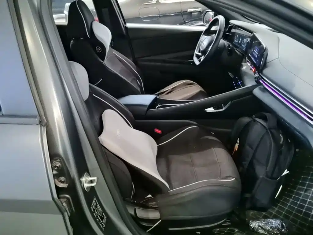 Hyundai Elantra — миниатюра 25
