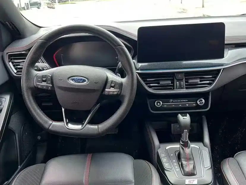 Ford Focus 2022 EcoBoost 180 AT S