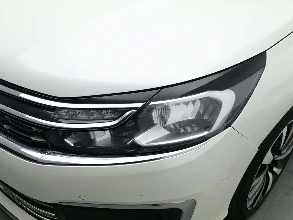 Citroen C4L — миниатюра 7