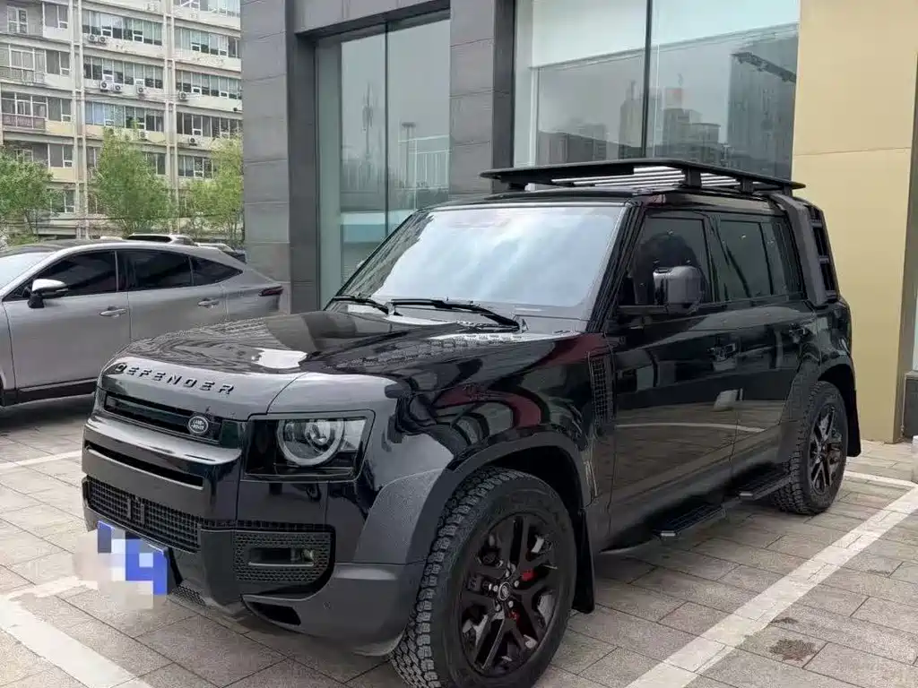 Land Rover Defender 2025
