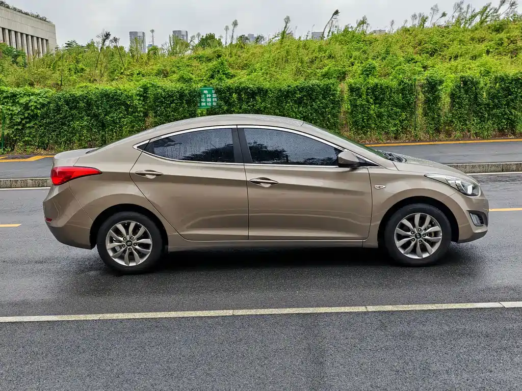 Hyundai Elantra Langdong — миниатюра 7