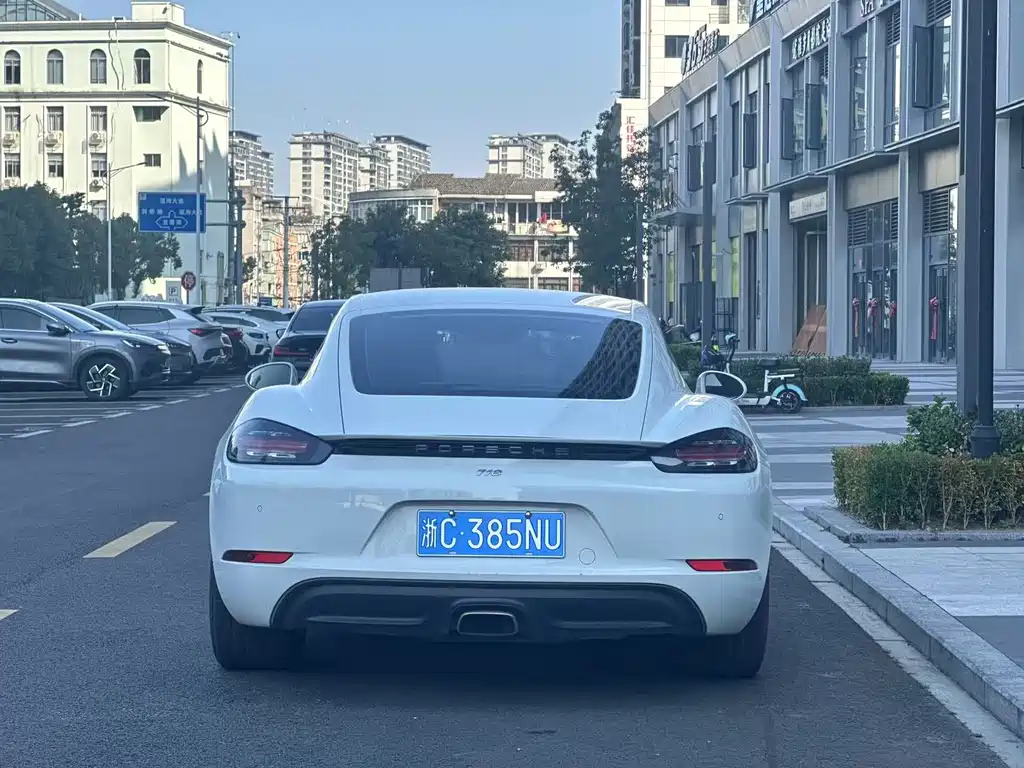 Porsche 718 2016 Cayman 2.0T