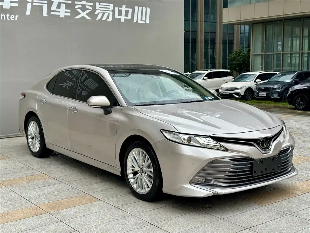 Toyota Camry 2019 2.5G Luxury VI