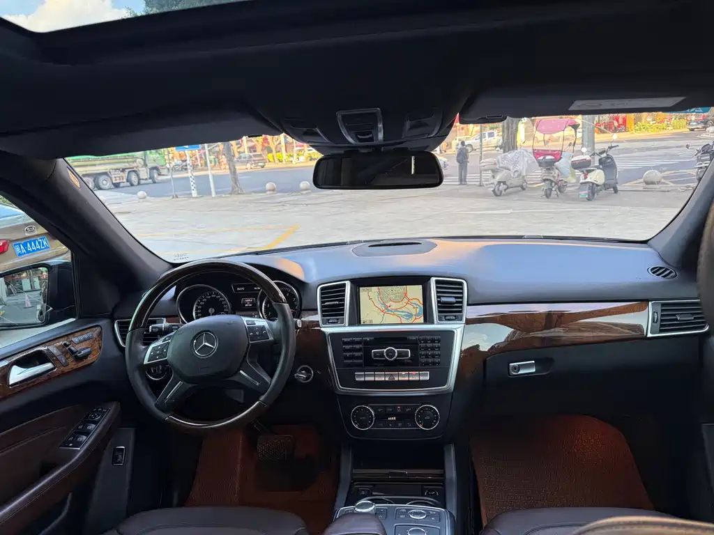Mercedes-Benz M-Class — миниатюра 18