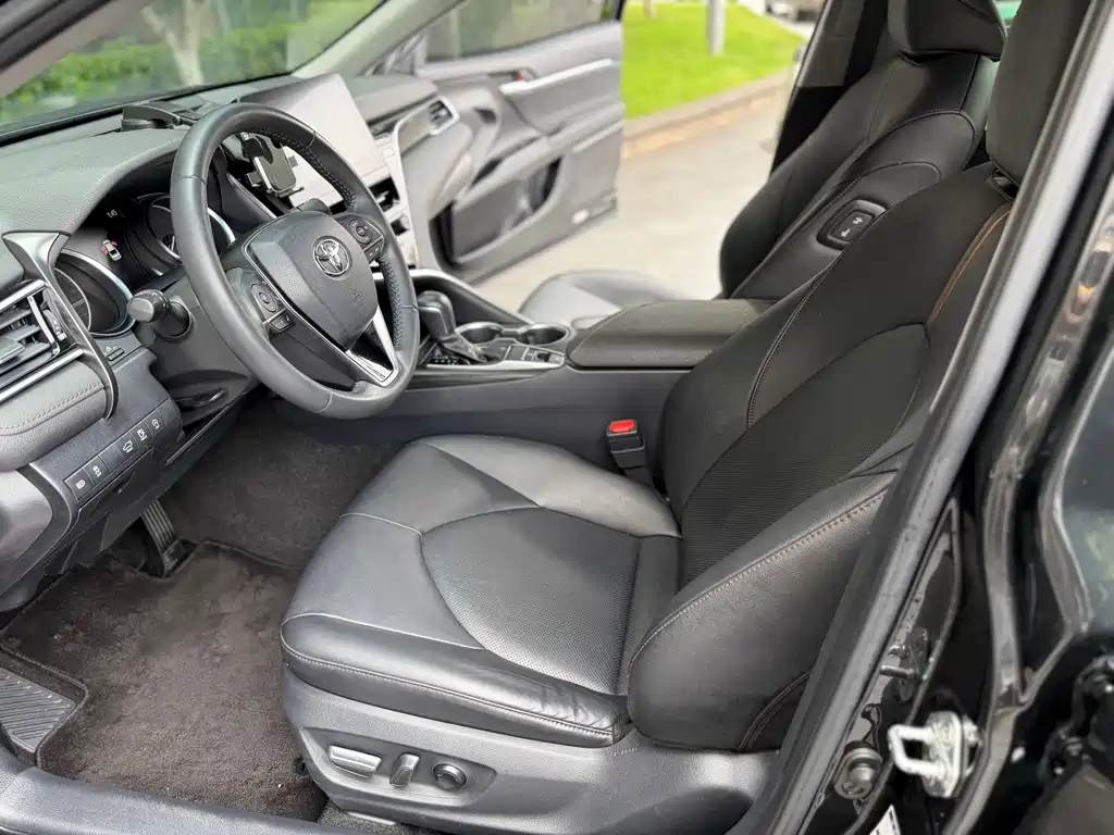 Toyota Camry — миниатюра 4