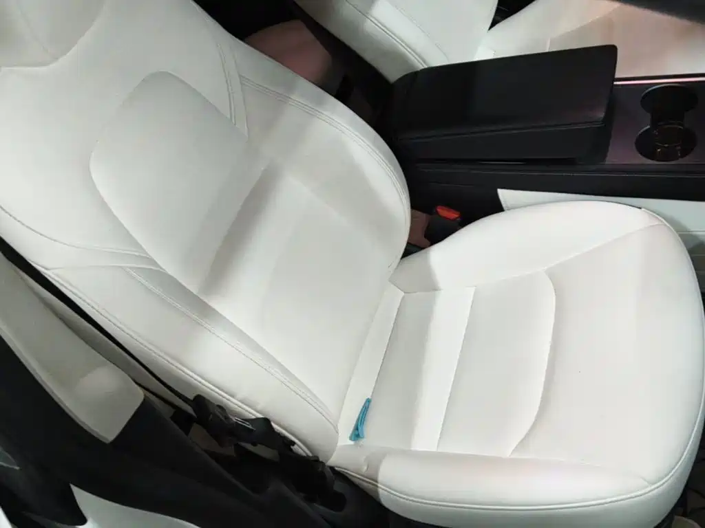 Tesla Model Y — миниатюра 25