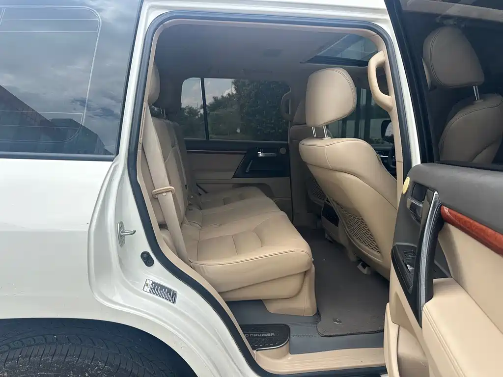 Toyota Land Cruiser — миниатюра 9