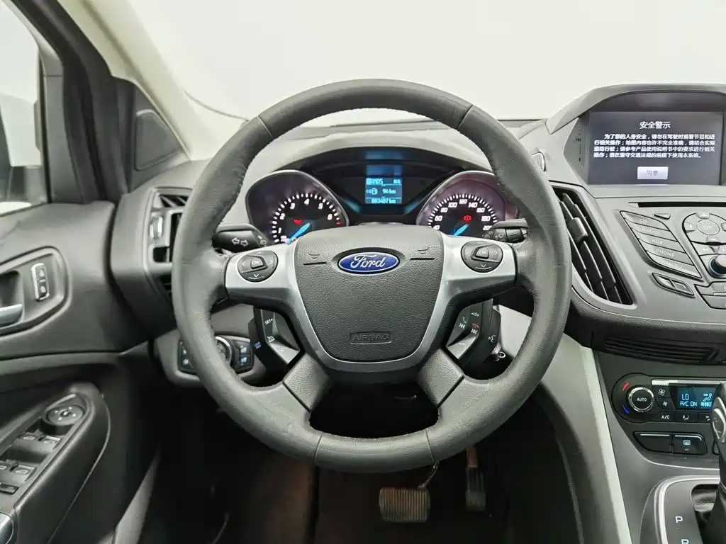 Ford Kuga — миниатюра 11