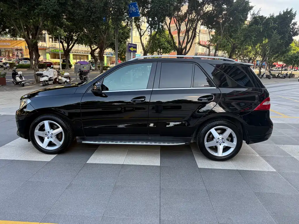 Mercedes-Benz M-Class — миниатюра 2