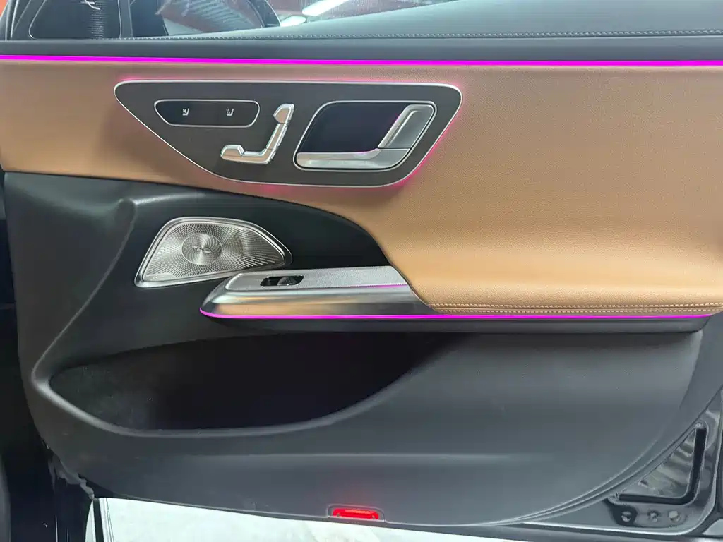 Mercedes-Benz E-Class — миниатюра 20