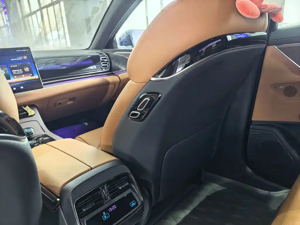 BYD Han — миниатюра 16