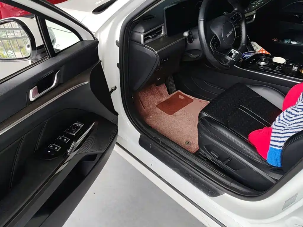 Kia K5 — миниатюра 12