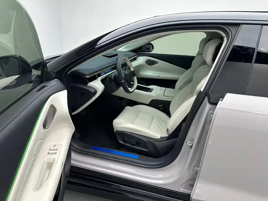 Lynk & Co 10 — миниатюра 5