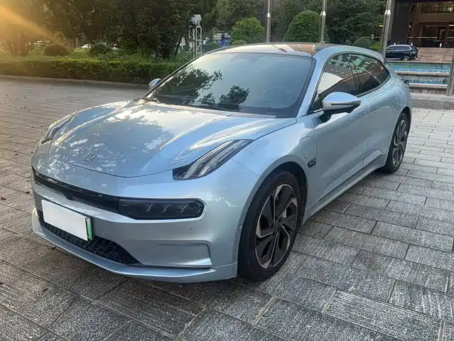 2022 Zeekr 001