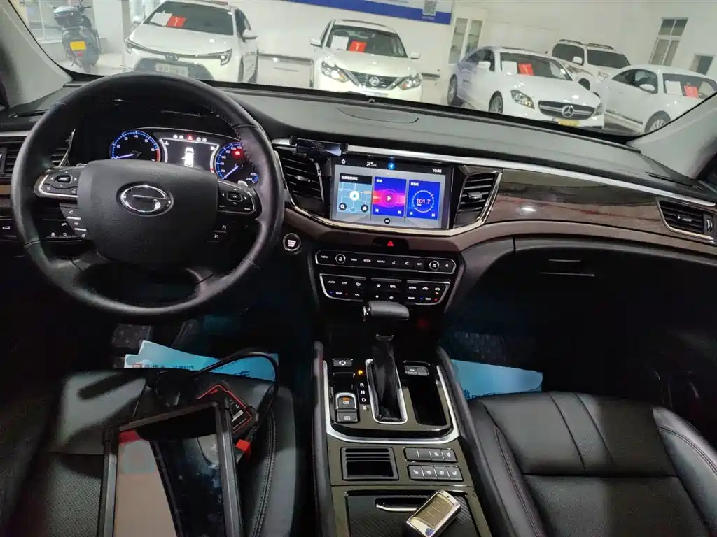 GAC GS8 2017 320T Luxury Smart Connect ( мест)
