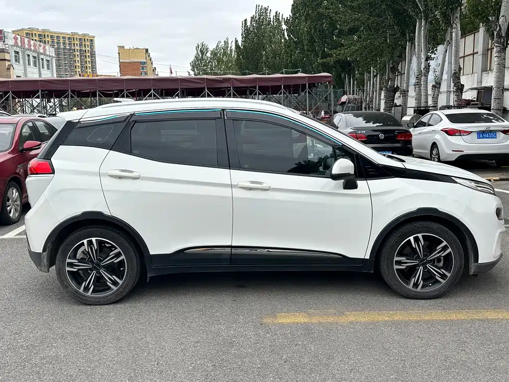 BAIC EX3 — миниатюра 3