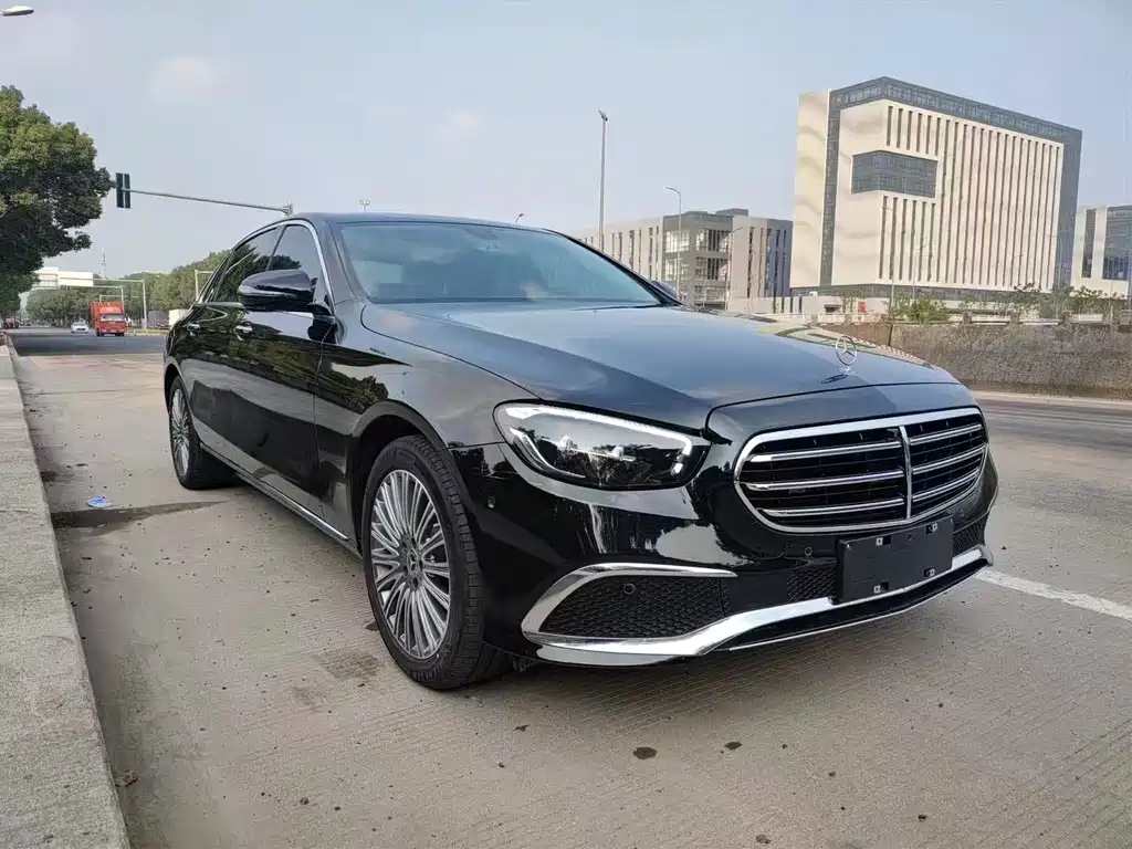 Mercedes-Benz E-Class — миниатюра 3