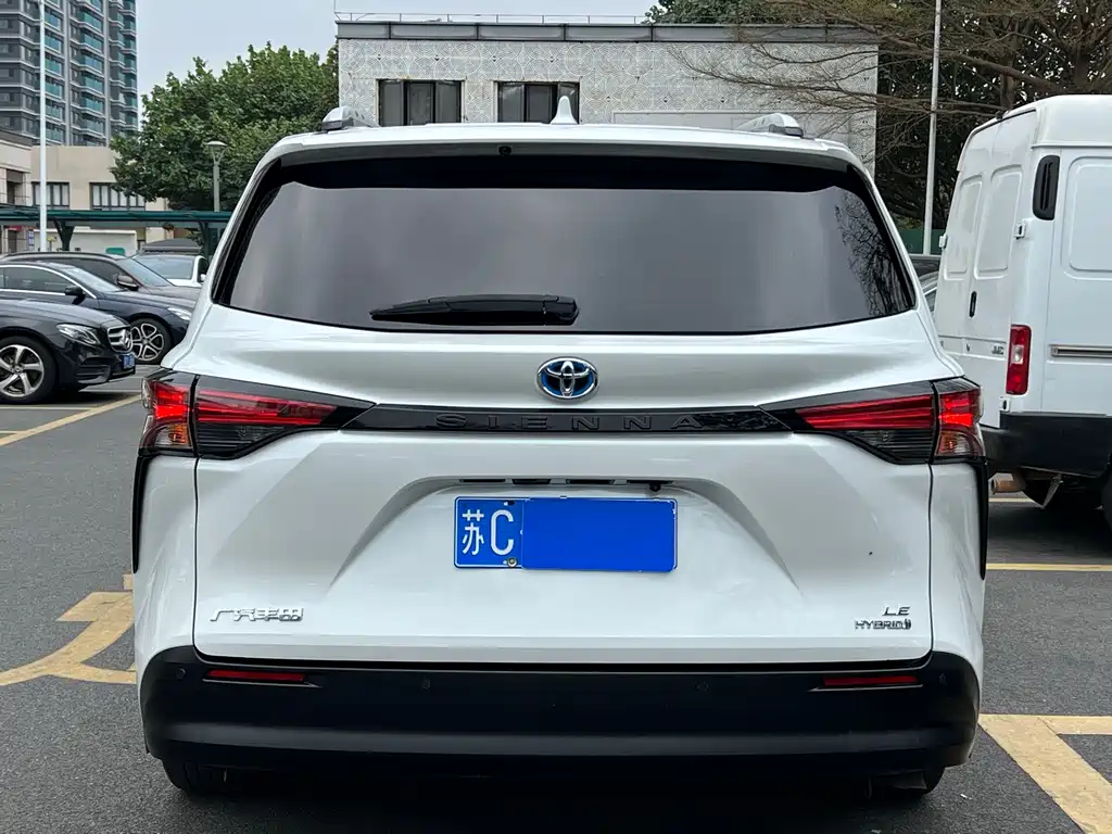 TOYOTA SIENNA