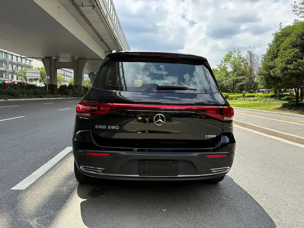 Mercedes-Benz EQB — миниатюра 6