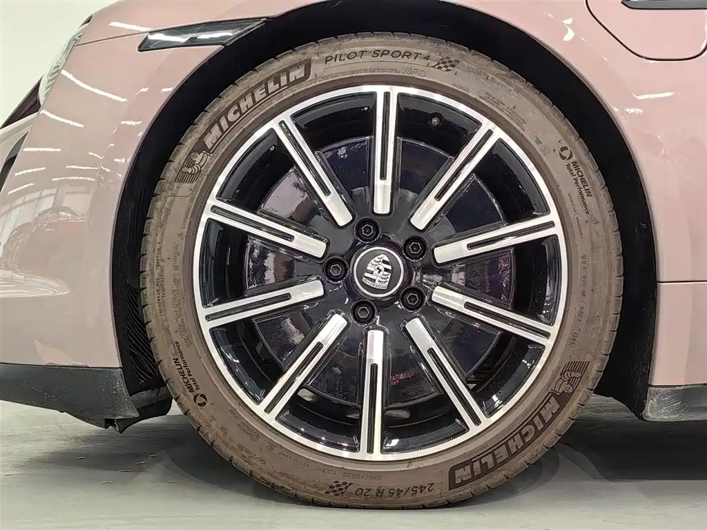 Porsche Taycan — миниатюра 7