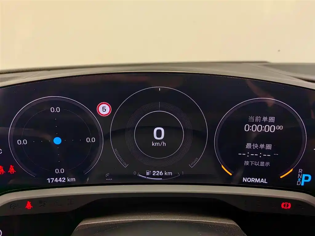Porsche Taycan — миниатюра 9