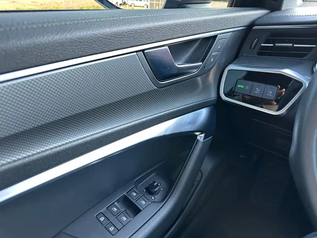 Audi A6L — миниатюра 21