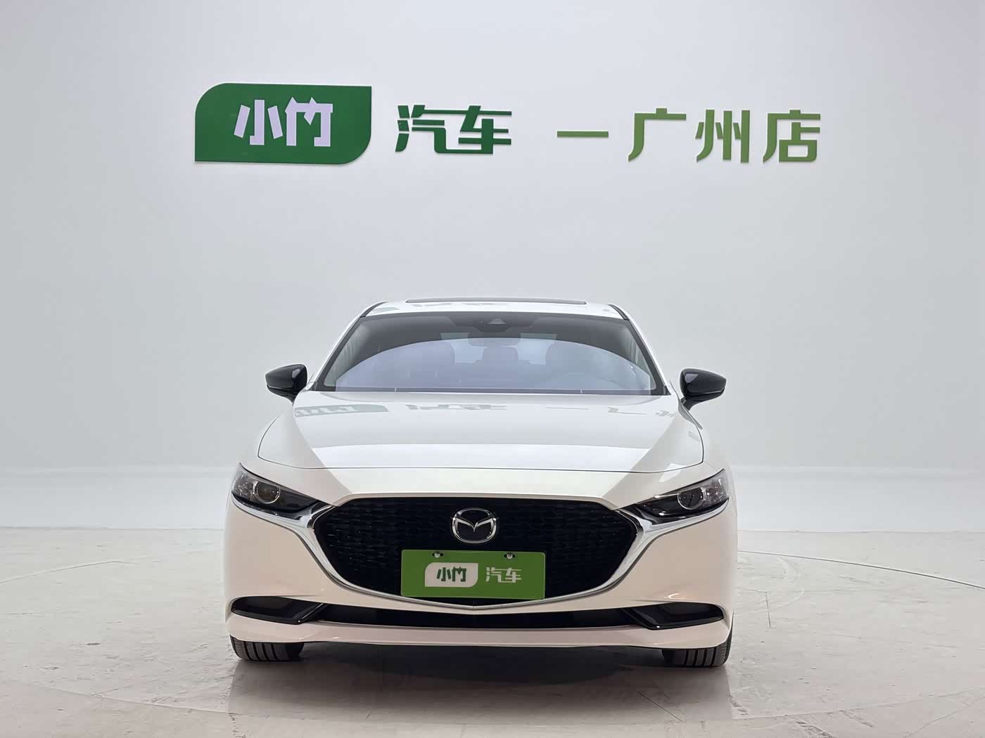 Mazda Mazda3 Axela 2.0 л 2023 г. Белый, пробег 22000 км