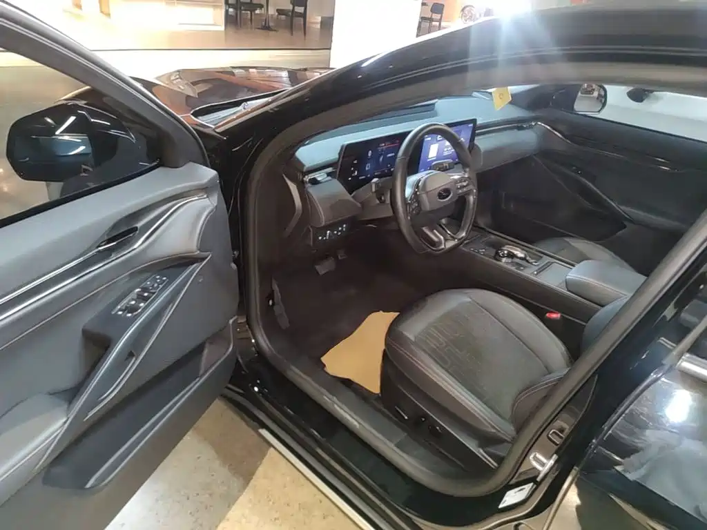 Ford Mondeo — миниатюра 12
