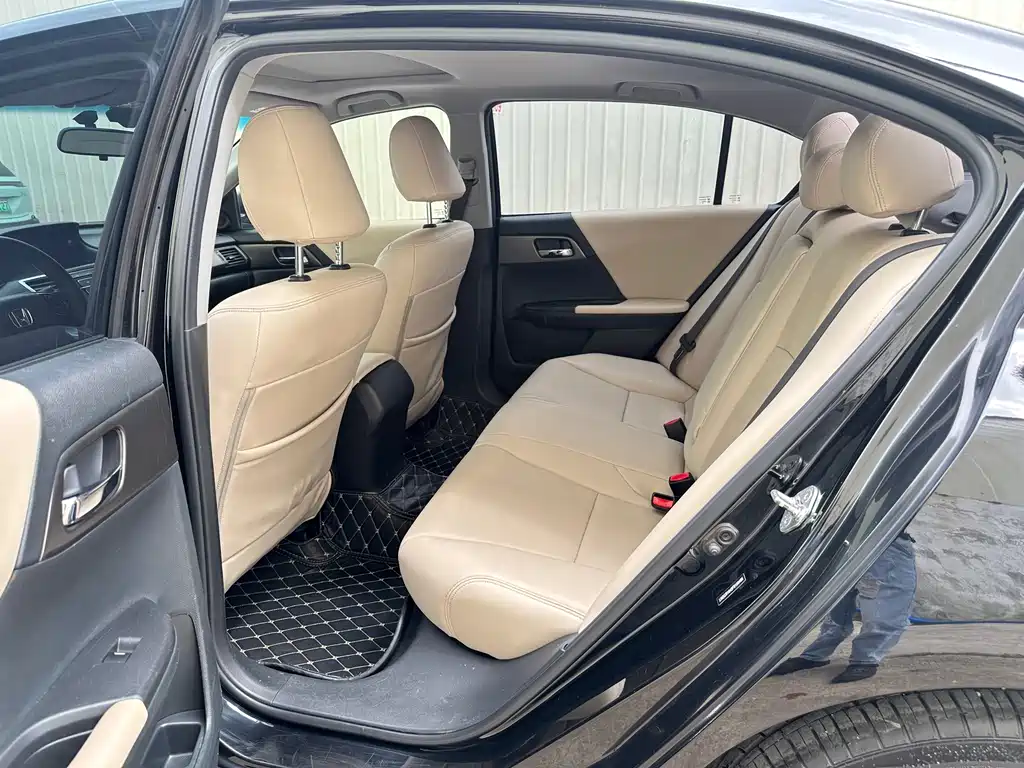 Honda Accord — миниатюра 12
