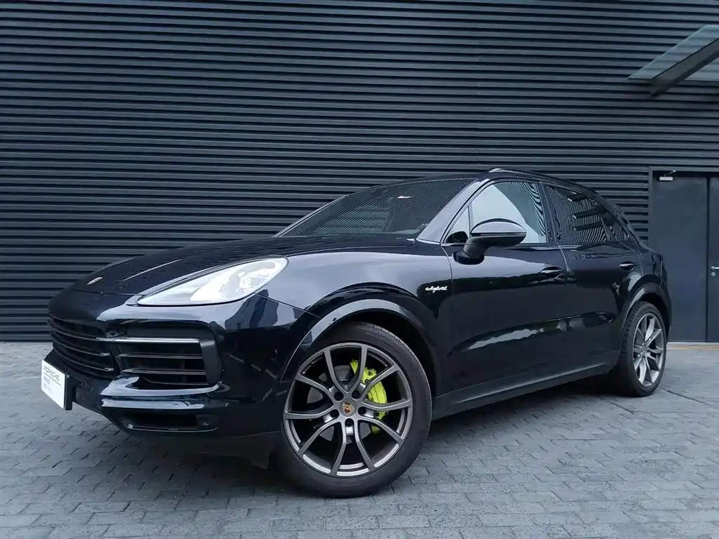 Porsche Cayenne Hybrid 2023