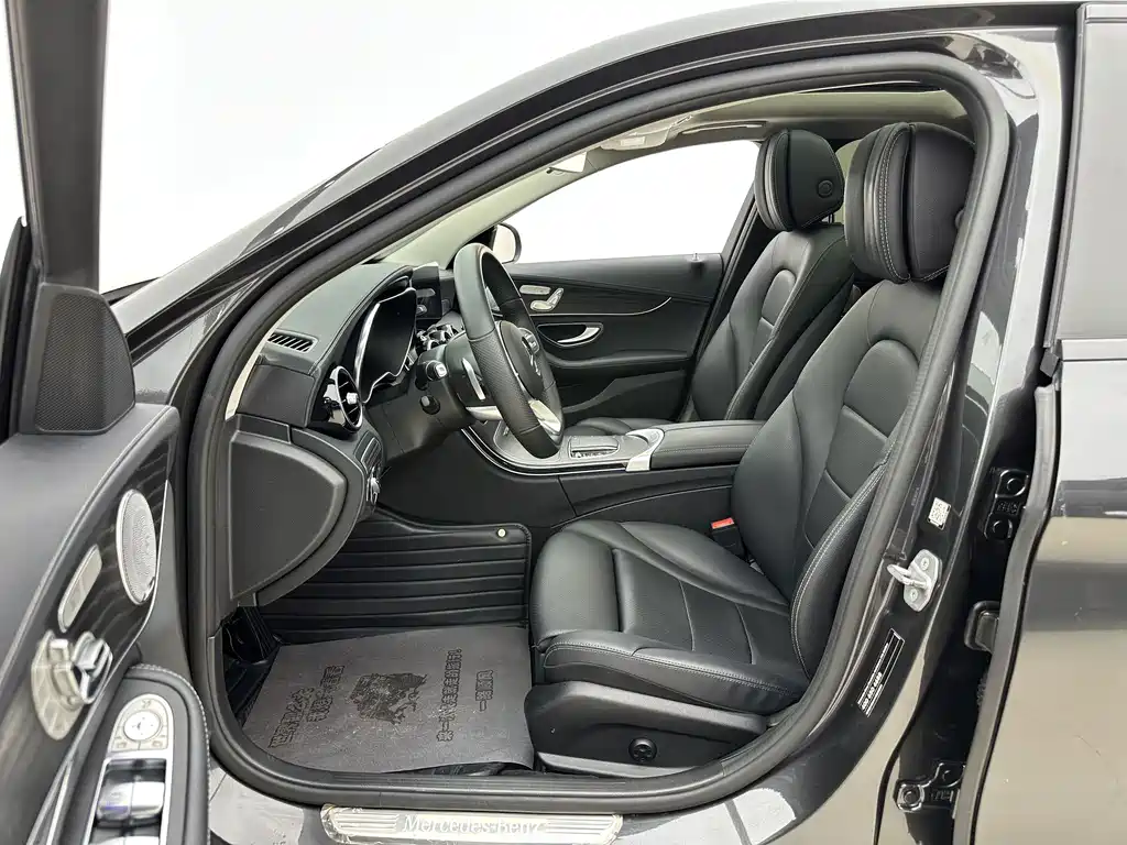 Mercedes-Benz C-Class — миниатюра 3