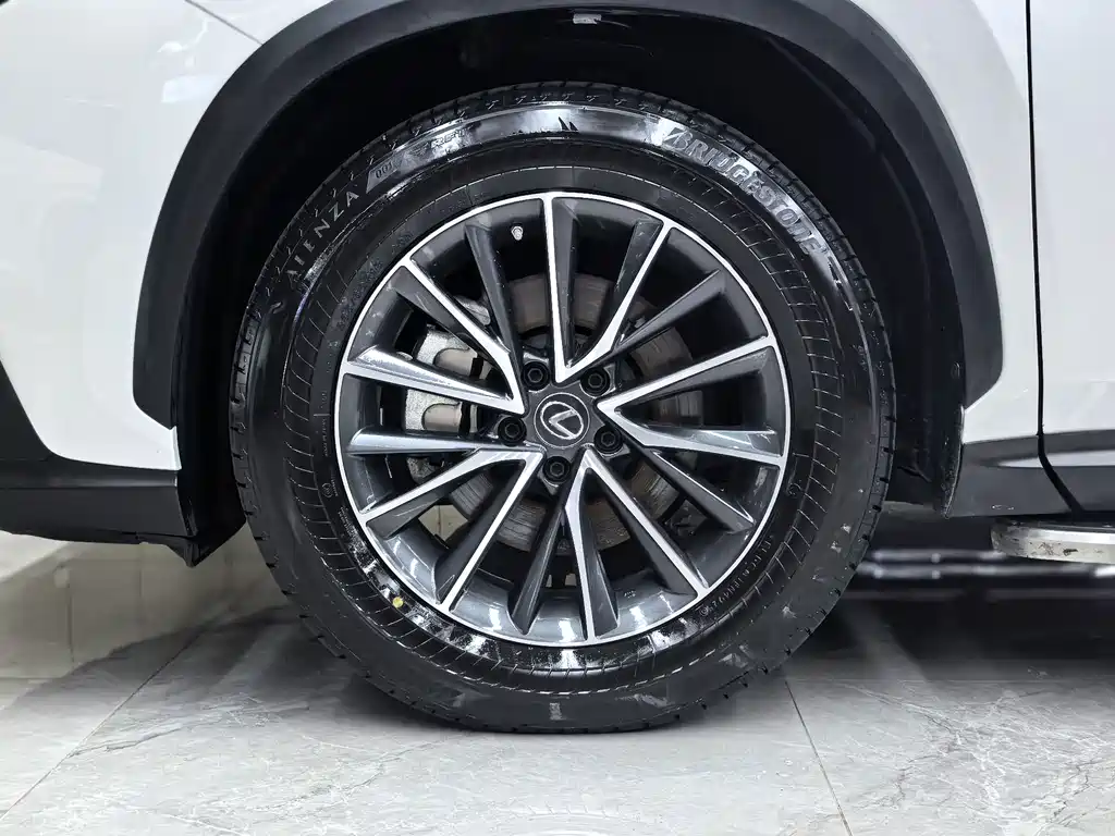 Lexus NX — миниатюра 36