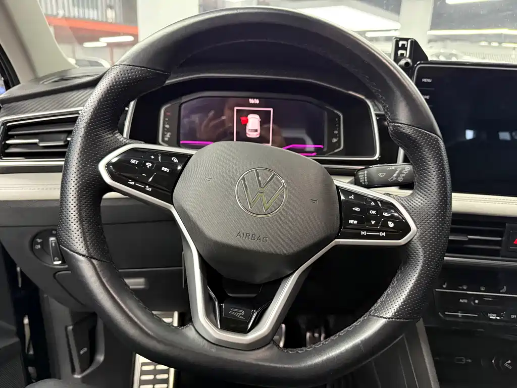 Volkswagen Tiguan L L 2022 330TSI AT R-Line