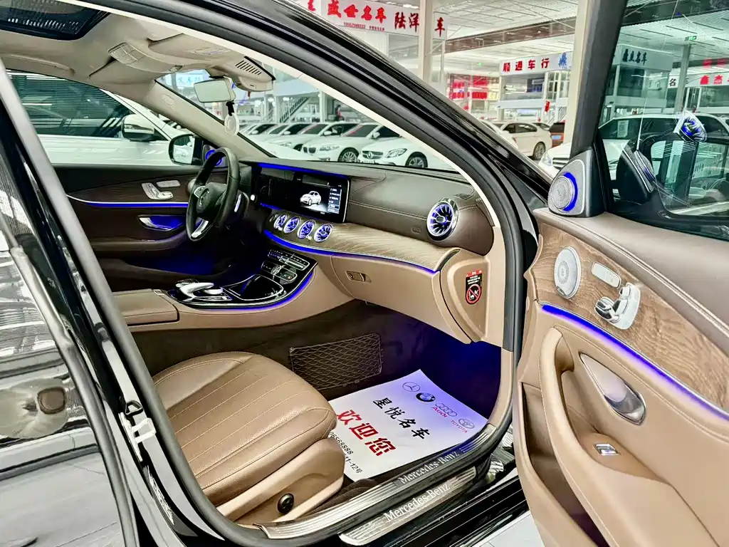 MERCEDES-BENZ E CLASS