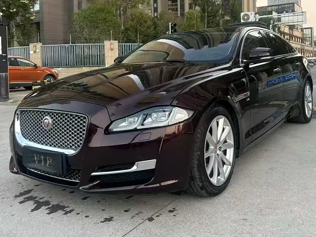 JAGUAR XJ