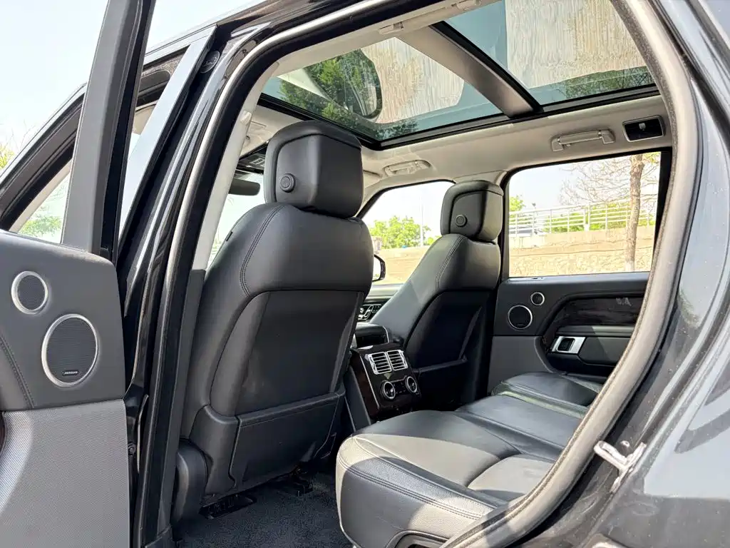 Land Rover Range Rover — миниатюра 6