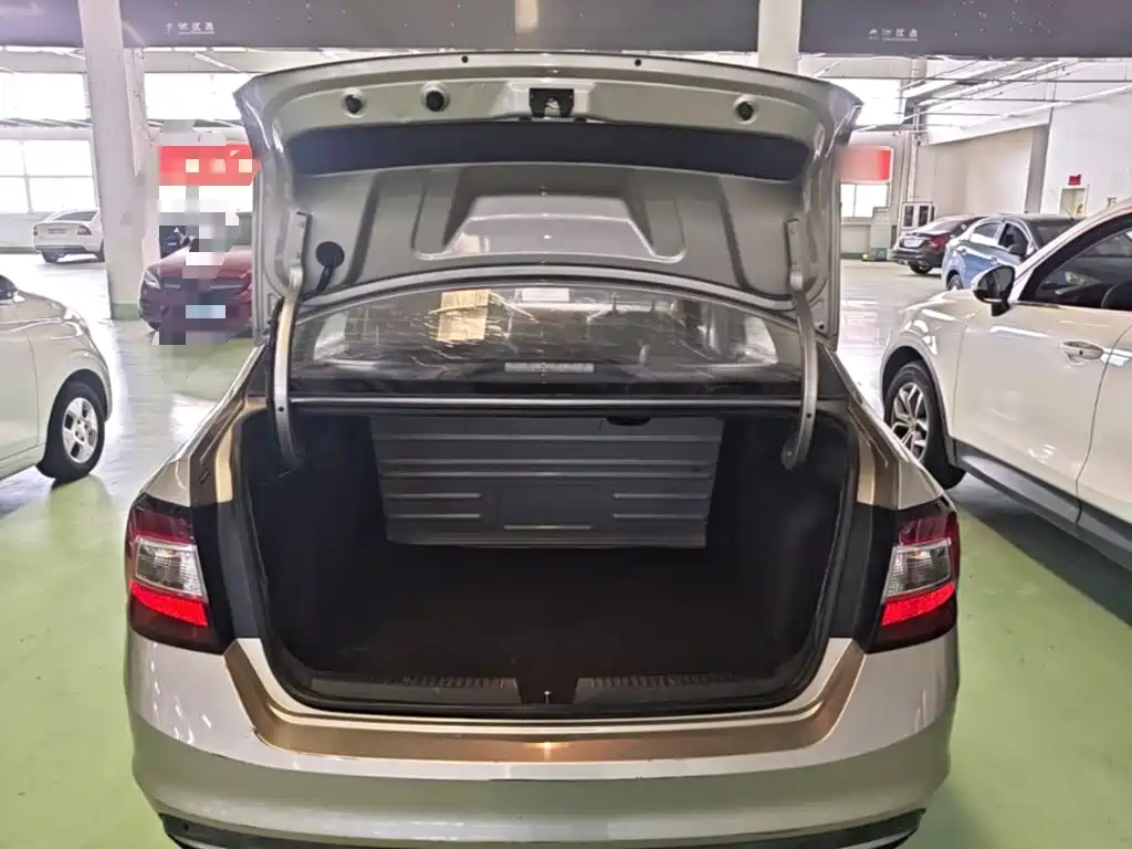 Skoda Rapid — миниатюра 19