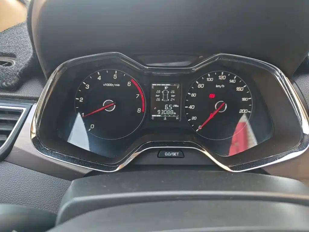 Baojun 310W — миниатюра 12