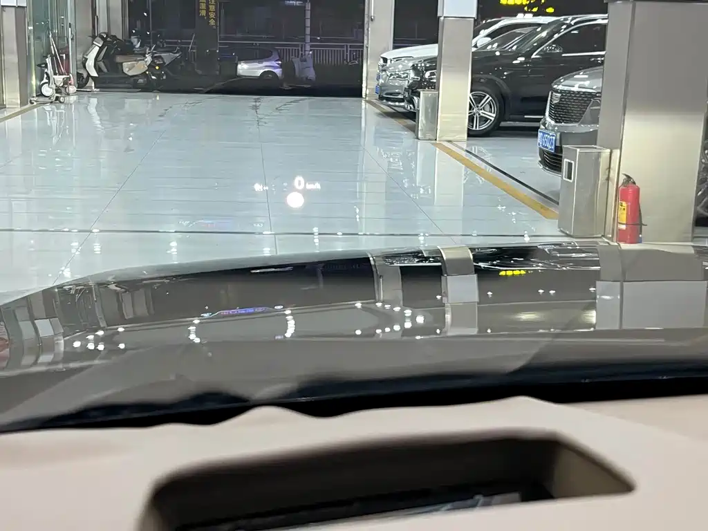 Cadillac XT6 — миниатюра 16