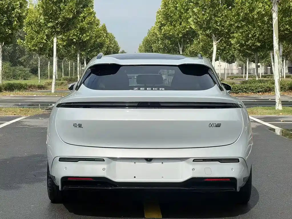 Zeekr 007GT — миниатюра 9