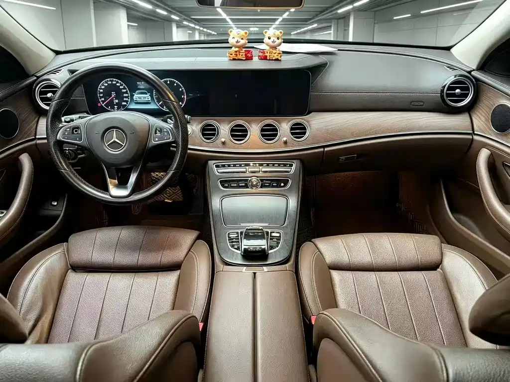 Mercedes-Benz E-Class — миниатюра 5