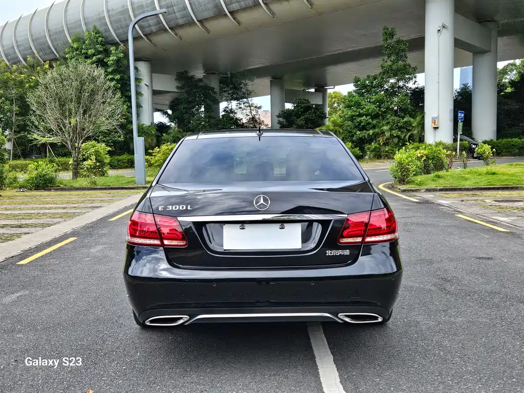 Mercedes-Benz E-Class — миниатюра 5