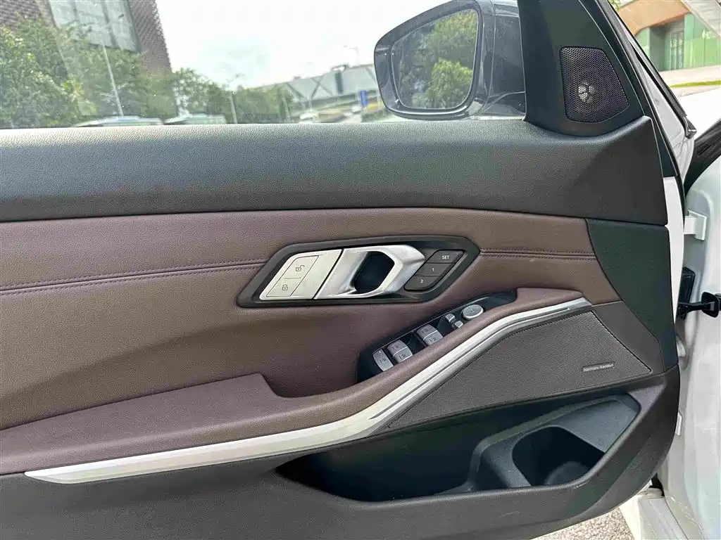 BMW 3 Series — миниатюра 16